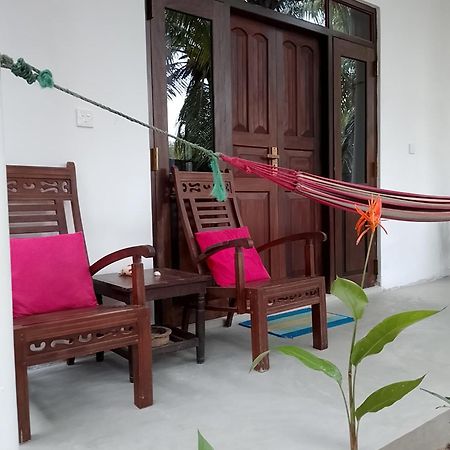 Little Sunshine Guest House & Restaurant Tangalle Ngoại thất bức ảnh
